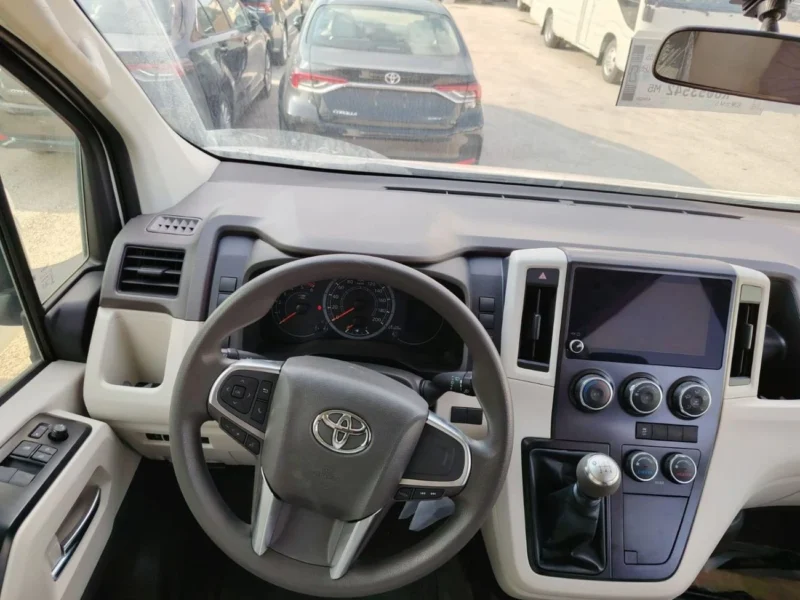 2026 TOYOTA HIACE 2.8L DIESEL GL GRADE 6 Cylinders Engine White Black Van