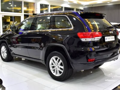 2018 Jeep Grand Cherokee Laredo 6 Cylinders Petrol Engine Black Beige SUV