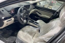 2024 Nissan Altima 2.5-liter inline 4 Cylinder Blue Beige Sedan FWD