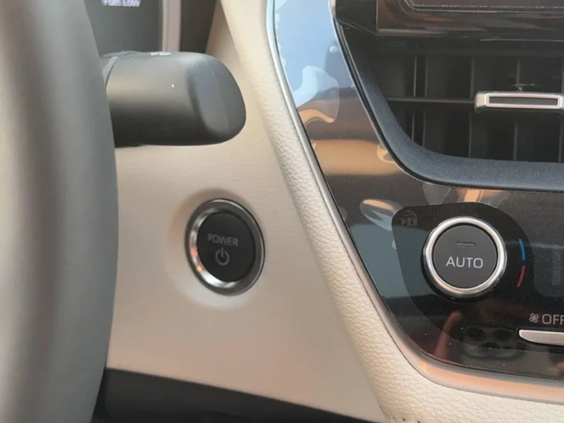 2025 TOYOTA COROLLA GLI HEV 1.8L 4 Cylinders Engine Silver Beige Sedan GCC