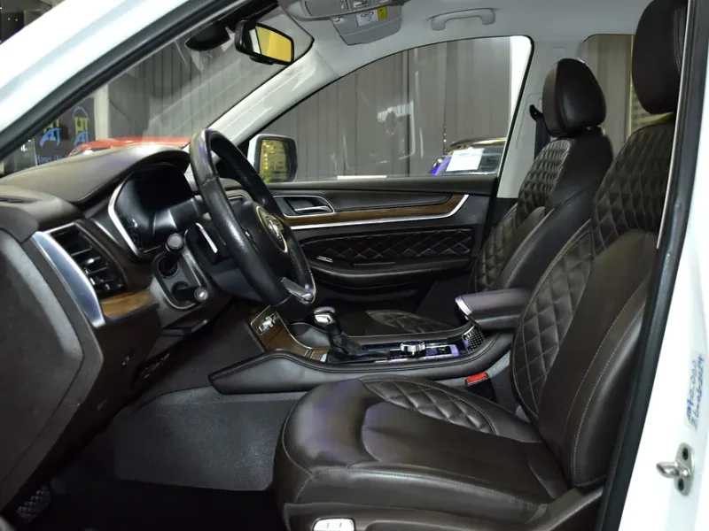 2021 MG RX8 Luxury 4 Cylinders Petrol Engine White Brown SUV GCC Specs