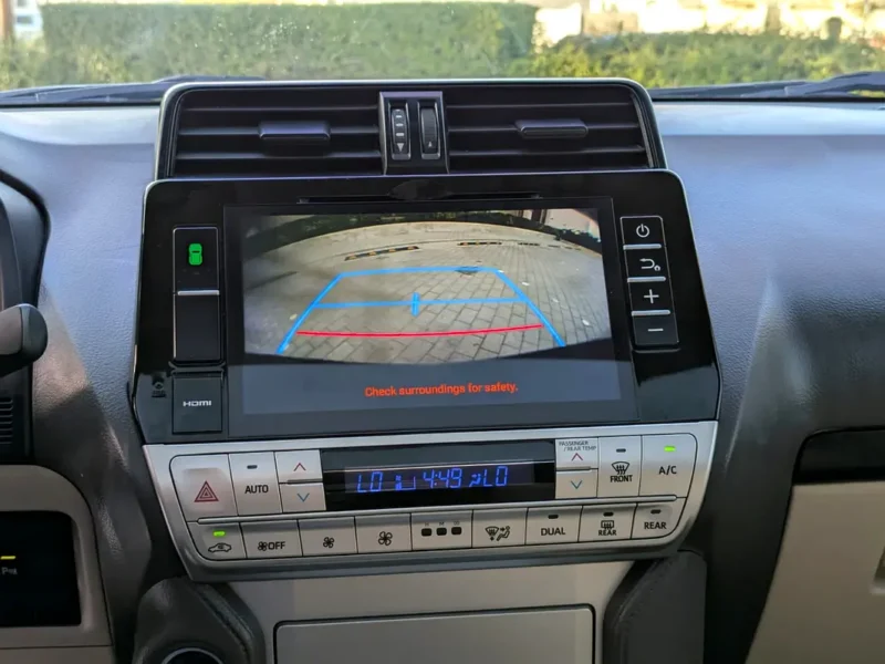 2018 Toyota Prado VXR 6 Cylinders Petrol Engine White Beige SUV GCC Specs