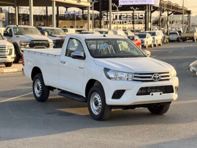 2026 TOYOTA HILUX DLX 2.4L 4 Cylinders Diesel GCC White Black Pick UP