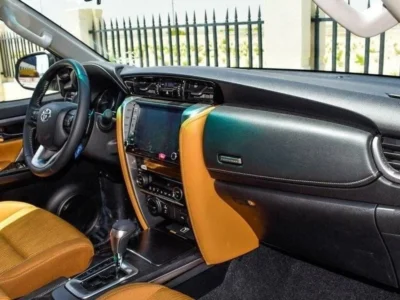 2025 Toyota Fortuner 4.0L V6 24-valve DOHC with VVT-i White Tan SUV GCC