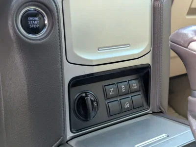 2018 Toyota Prado VXR 6 Cylinders Petrol Engine White Beige SUV GCC Specs