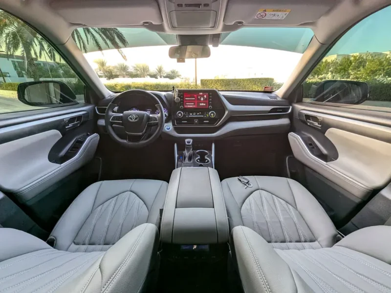 2020 Toyota Highlander Hybrid GXR 4 Cylinder Engine Black Grey SUV GCC