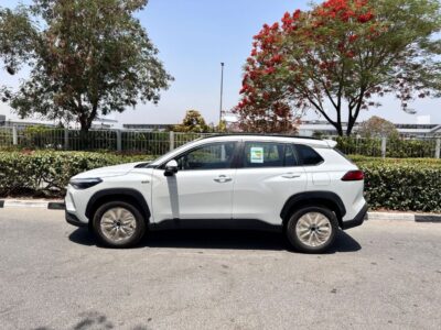 2025 TOYOTA COROLLA White Red CROSSOVER 1.8L HYBRID 4 Cylinders Engine