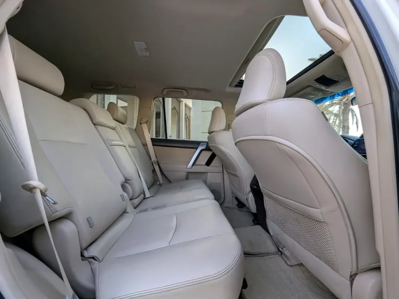 2018 Toyota Prado VXR 6 Cylinders Petrol Engine White Beige SUV GCC Specs