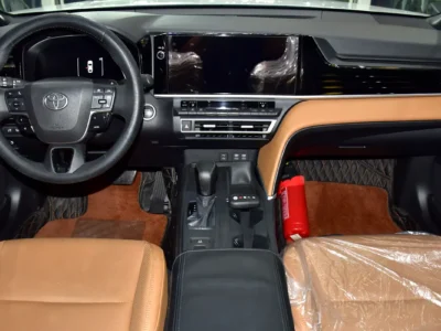 2025 Toyota Camry GLE 4 Cylinder Petrol Engine White Tan Sedan GCC Specs