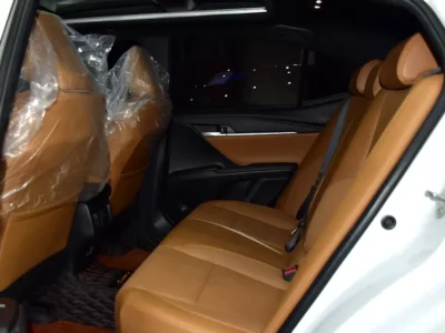 2025 Toyota Camry GLE 4 Cylinder Petrol Engine White Tan Sedan GCC Specs