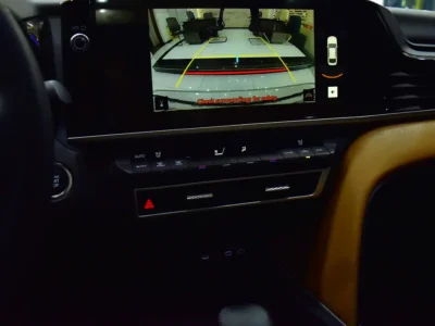 2025 Toyota Camry GLE 4 Cylinder Petrol Engine White Tan Sedan GCC Specs