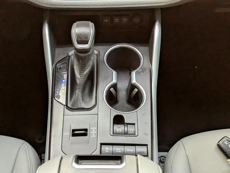 2020 Toyota Highlander Hybrid GXR 4 Cylinder Engine Black Grey SUV GCC