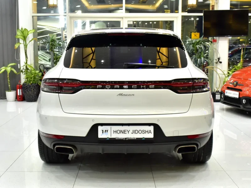 2020 Porsche Macan Standard 4 Cylinders Petrol Engine White Red Crossover