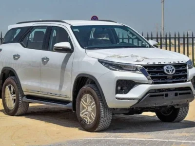 2025 Toyota Fortuner 4.0L V6 24-valve DOHC with VVT-i White Tan SUV GCC