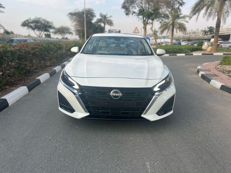 2025 Nissan Altima SV 2.5 Liter 4 Cylinder Petrol Engine White Beige Sedan GCC