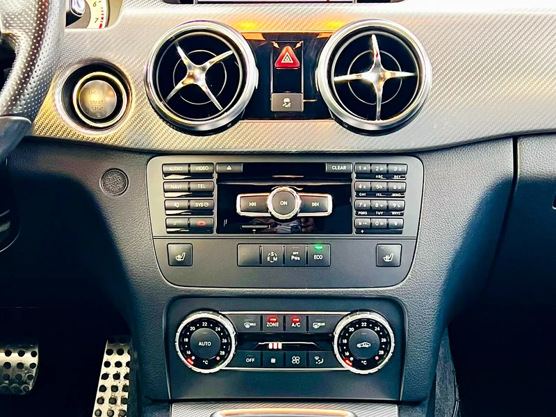 2013 Mercedes-Benz GLK-Class GLK 350 4matic 6 Cylinder Engine SUV White Black