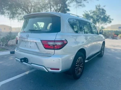 2024 Nissan Patrol 5.6-liter DOHC 32-valve V8 PLATINUM Silver Burgundy SUV