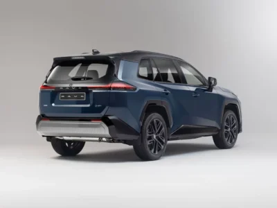 2026 Toyota RAV 4 XSE 4X4 2.5L HEV 4 Cylinders Engine Dark Blue Black SUV