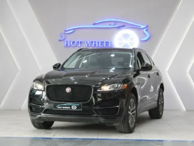 2019 Jaguar F-Pace 25T 2.0 liter 4-Cylinder Petrol Engine Black SUV Automatic