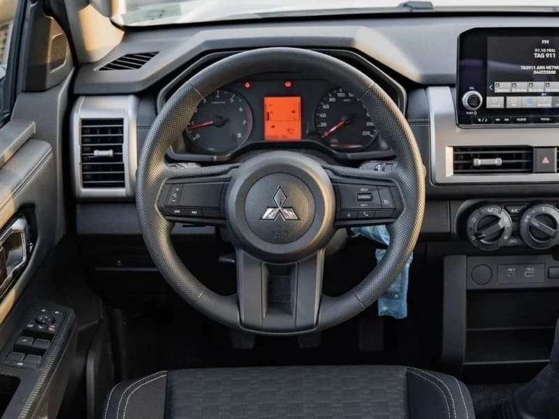 2026 Mitsubishi L200 GL 2.4 L inline-4 Petrol MIVEC White Black Pick UP Truck