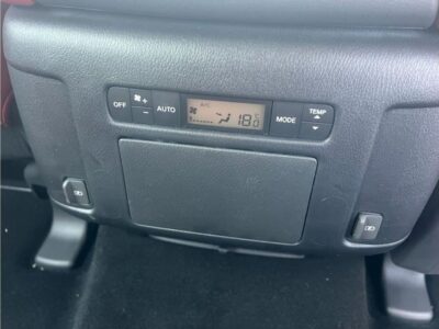 2024 Nissan Patrol 5.6-liter DOHC 32-valve V8 PLATINUM Silver Burgundy SUV