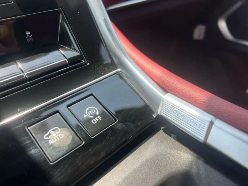 2026 Nissan Patrol LE Platinum City 3.5L Twin-Turbocharged V6 White Red SUV