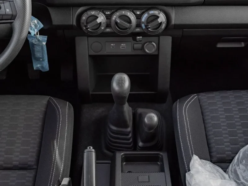 2026 Mitsubishi L200 GL 2.4 L inline-4 Petrol MIVEC White Black Pick UP Truck