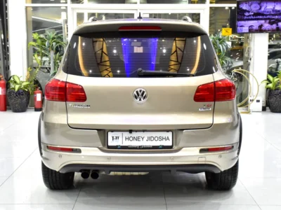 2016 Volkswagen Tiguan R-line 4 Cylinders Engine Beige Black Crossover GCC