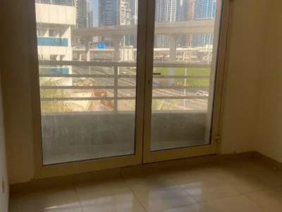 Spacious | 2 Bed | Balcony | Parking