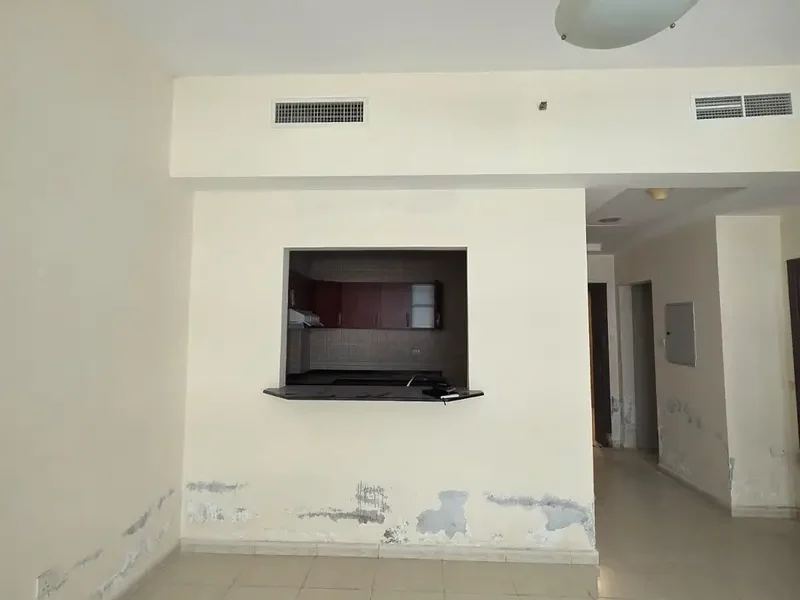 Vacant 1 Bed (Converted to 2 Room) | 2 Full Baths | Spacious | Car Park