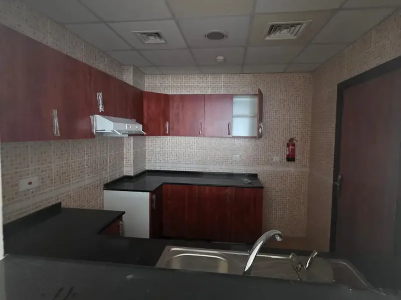 Vacant 1 Bed (Converted to 2 Room) | 2 Full Baths | Spacious | Car Park