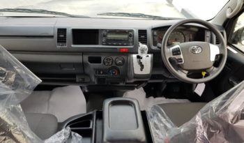 2018 Toyota Hiace 3.0-litre 4-cylinder Engine White Black Commuter Van