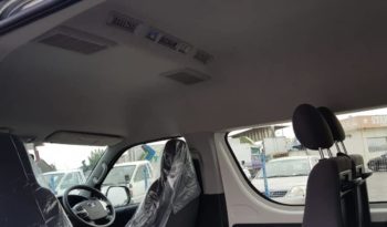 2018 Toyota Hiace 3.0-litre 4-cylinder Engine White Black Commuter Van