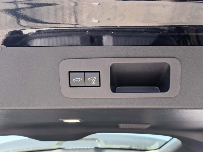 2024 Toyota Landcruiser VXR 3.5-liter Twin-Turbo V6 Petrol Engine Black SUV