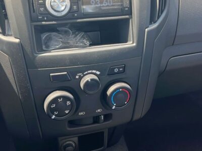 2025 Isuzu D-Max SC 1.9L 4-Cylinder DOHC Diesel Engine White Black Pick UP