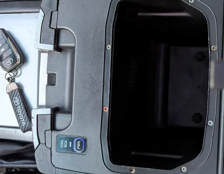 2008 TOYOTA LAND CRUISER FACELIFTED 2025 VXR V8 Black Beige SUV GCC