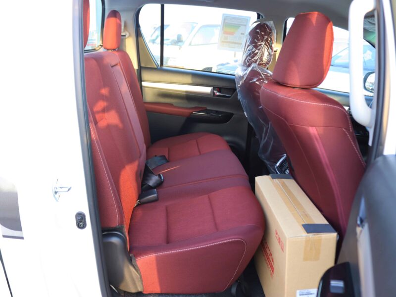 2024 Toyota Hilux SR5 2.7L 4-CYLINDER DUAL VVT-I 4WD White Red Truck