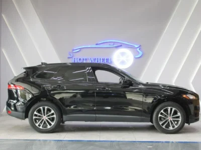 2019 Jaguar F-Pace 25T 2.0 liter 4-Cylinder Petrol Engine Black SUV Automatic