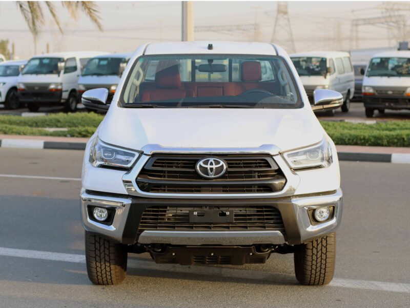 2024 Toyota Hilux SR5 2.7L 4-CYLINDER DUAL VVT-I 4WD White Red Truck