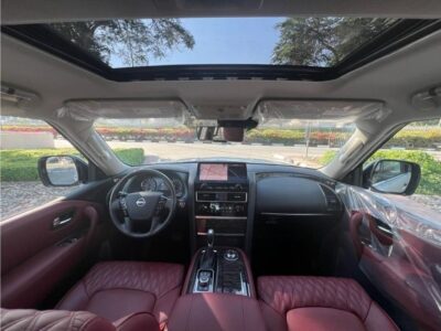 2024 Nissan Patrol 5.6-liter DOHC 32-valve V8 PLATINUM Silver Burgundy SUV