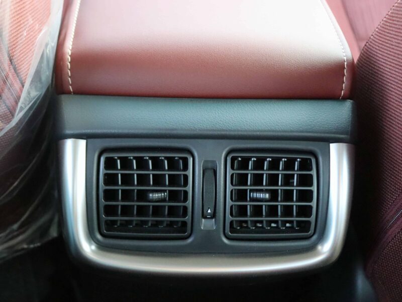 2024 Toyota Hilux SR5 2.7L 4-CYLINDER DUAL VVT-I 4WD White Red Truck