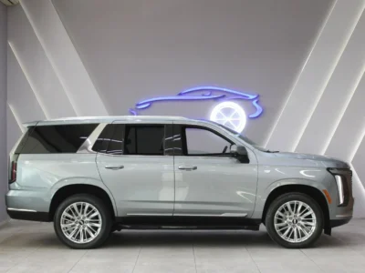 2025 Cadillac Escalade Sport Platinum 6.2 Litres V8 Engine Grey Black SUV