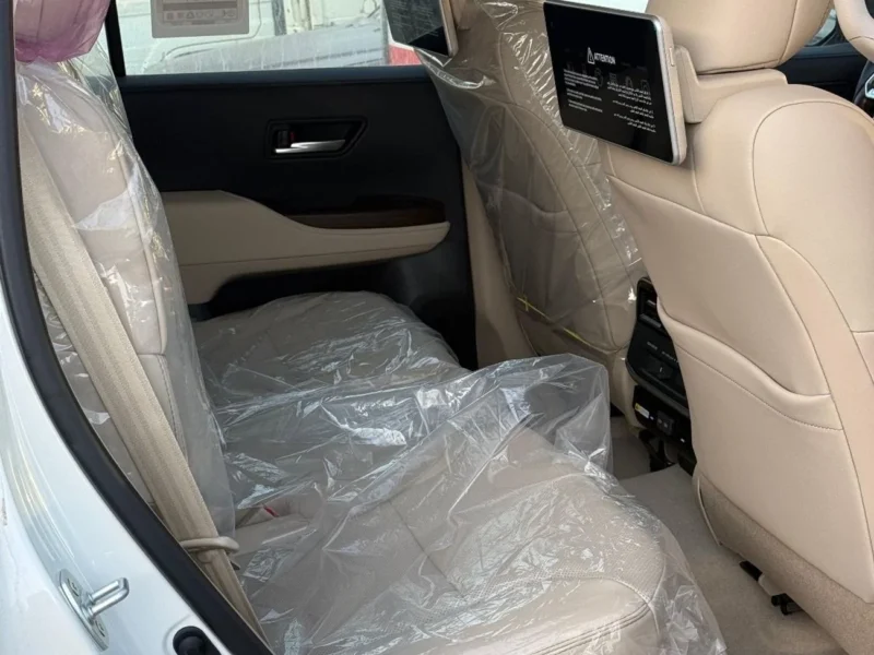 2026 TOYOTA LAND CRUSER GXR 4.0 Liter 6 Cylinder Petrol Engine White Beige SUV