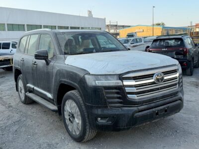 2026 TOYOTA LAND CRUISER 4.0 L 6 Cylinders Petrol Engine Black Beige SUV GCC