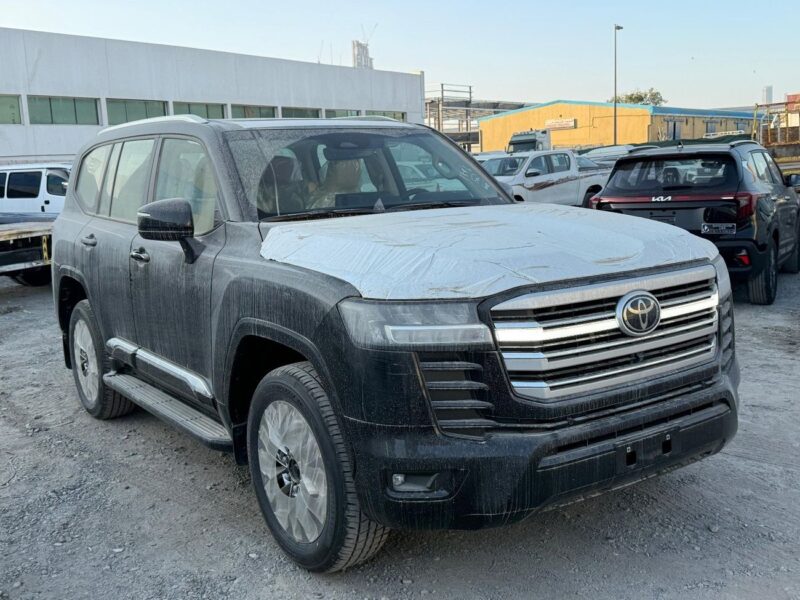 2026 TOYOTA LAND CRUISER 4.0 L 6 Cylinders Petrol Engine Black Beige SUV GCC
