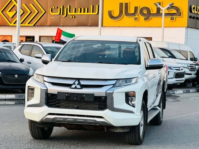 2022 Mitsubishi L200 GLS 2.5L 4 Cylinder Diesel Engine White Grey Pick UP GCC