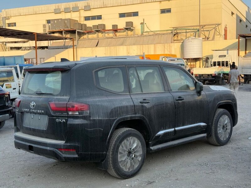 2026 TOYOTA LAND CRUISER 4.0 L 6 Cylinders Petrol Engine Black Beige SUV GCC