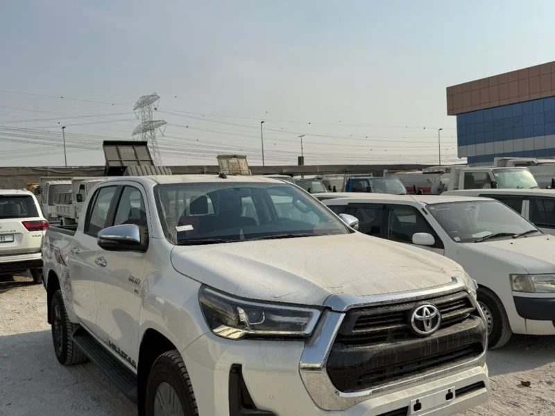 2026 Toyota Hilux SR5 4.0L 6 Cylinders Petrol Engine White Red Pick UP GCC