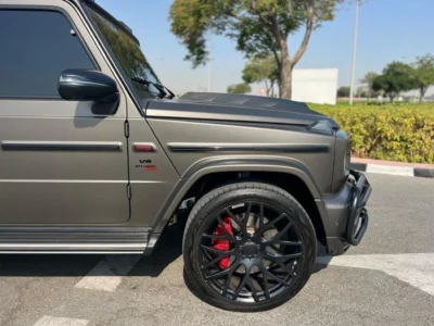 2022 Mercedes-Benz AMG G 63 BRABUS 700 4.0-liter V8 Biturbo Grey Red SUV GCC