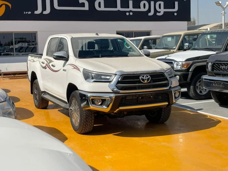 2025 Toyota Hilux PETROL GLX 2.7L 4 Cylinders Double Cab 4WD MT White Red Pick UP